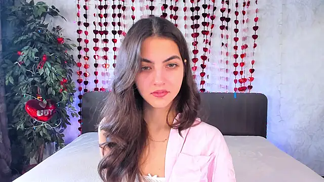 Snapshot of Milana_Crystal_ chatting on February 7, 2025, 8:22 am Milana Crystal online show from February 7, 2025, 8:22 am