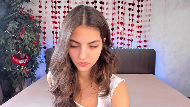 Snapshot of Milana_Crystal_ chatting on February 14, 2025, 8:21 am Milana Crystal online show from February 14, 2025, 8:21 am