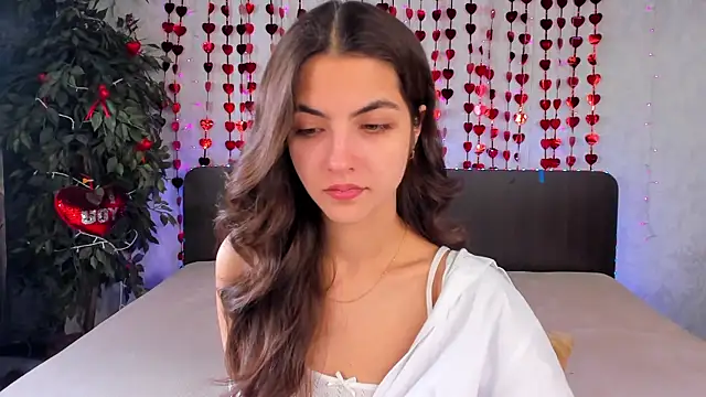 Snapshot of Milana_Crystal_ chatting on February 20, 2025, 8:17 am Milana Crystal online show from February 20, 2025, 8:17 am