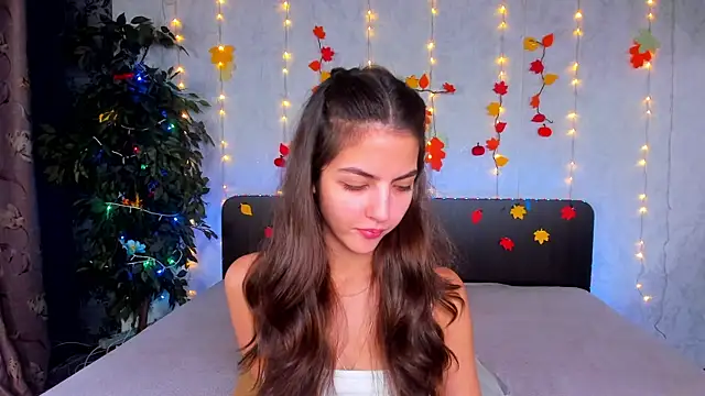 Milana Crystal  online show from November 21, 2025, 8:24 am