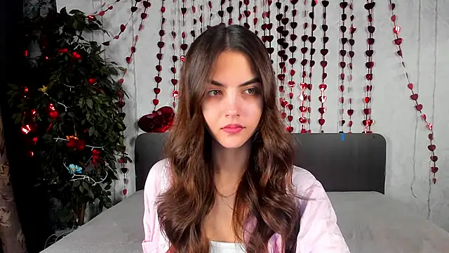 Snapshot of Milana_Crystal_ chatting on February 13, 2026, 8:10 am Milana Crystal online show from February 13, 2026, 8:10 am