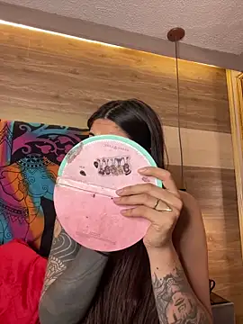 Cori Paige online show from November 28, 2025, 4:04 am