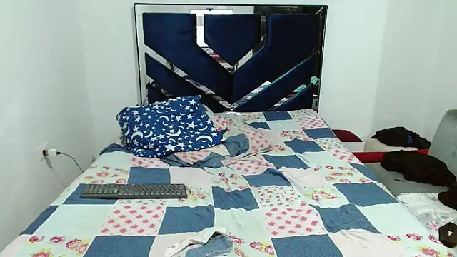 MiguelAngelxl online show from October 16, 2025, 4:24 am