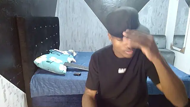 MiguelAngelxl online show from January 10, 2026, 9:22 am