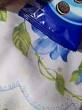 Adee21e online show from November 13, 2025, 2:54 am