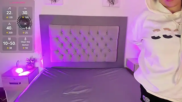 Kylie2211 online show from March 5, 2025, 6:34 pm