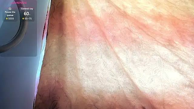 Kylie2211 online show from January 14, 2026, 3:28 pm