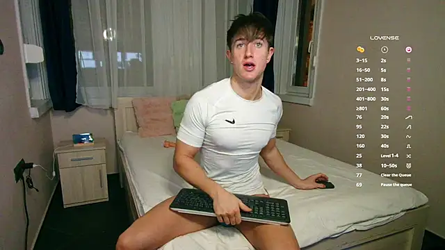 ChristianLevine  online show from November 21, 2025, 4:38 pm