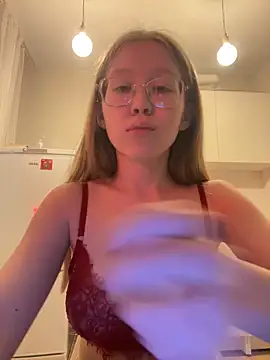 Eva Weyne online show from January 3, 2025, 5:10 pm