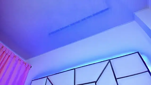 Snapshot of SarayRoyse chatting on January 23, 2025, 10:11 pm SarayRoyse online show from January 23, 2025, 10:11 pm