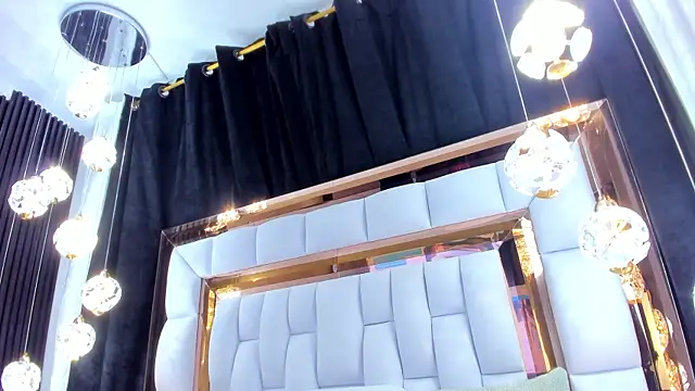 Snapshot of SarayRoyse chatting on October 30, 2025, 7:36 pm SarayRoyse online show from October 30, 2025, 7:36 pm