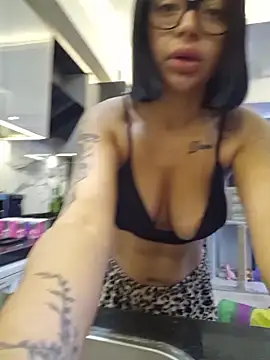 Esmertarcinim online show from December 4, 2025, 9:18 am