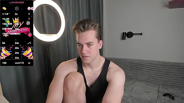 Snapshot of AustinButler chatting on December 4, 2024, 9:13 pm AustinButler online show from December 4, 2024, 9:13 pm