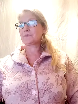 Snapshot of irinamaux chatting on February 4, 2025, 5:55 pm irinamaux online show from February 4, 2025, 5:55 pm