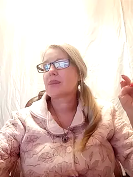Snapshot of irinamaux chatting on February 5, 2025, 1:22 pm irinamaux online show from February 5, 2025, 1:22 pm