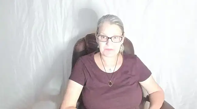 Snapshot of irinamaux chatting on February 22, 2025, 10:09 pm irinamaux online show from February 22, 2025, 10:09 pm