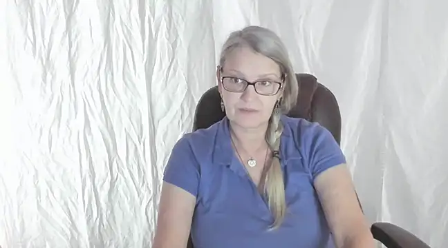 Snapshot of irinamaux chatting on February 26, 2025, 8:59 am irinamaux online show from February 26, 2025, 8:59 am