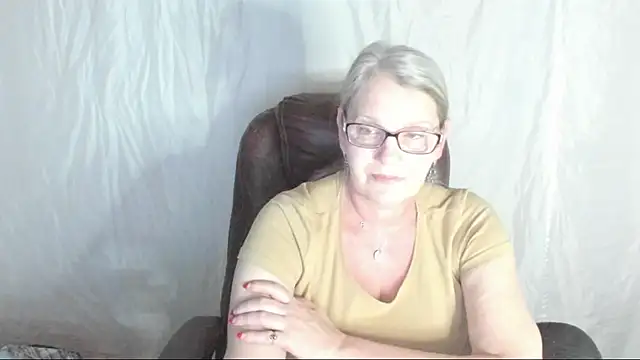 Snapshot of irinamaux chatting on March 5, 2025, 3:29 pm irinamaux online show from March 5, 2025, 3:29 pm