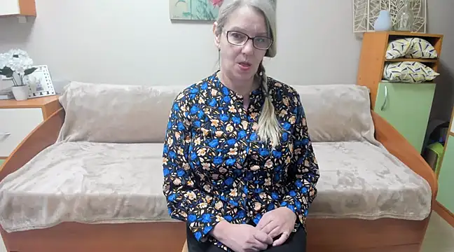 Snapshot of irinamaux chatting on March 16, 2025, 9:05 am irinamaux online show from March 16, 2025, 9:05 am