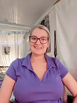 irinamaux online show from December 14, 2025, 10:42 am