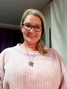 irinamaux online show from February 8, 2026, 4:21 pm