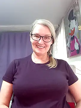 irinamaux online show from February 24, 2026, 11:08 am