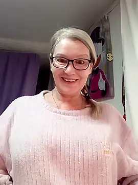 irinamaux online show from February 25, 2026, 6:23 am