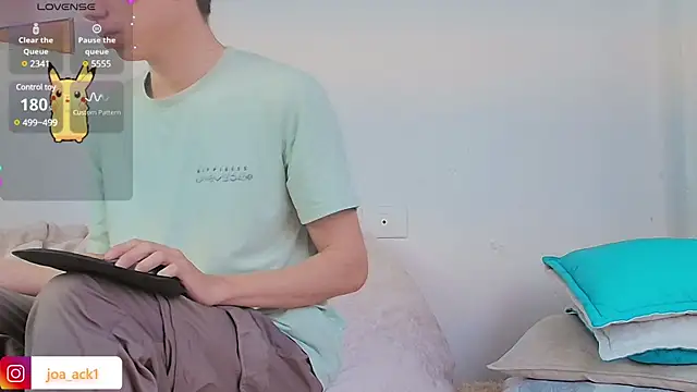 Levii Ackermann online show from February 25, 2025, 2:33 pm