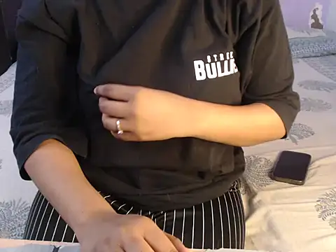 Freya nia online show from January 5, 2025, 1:47 pm