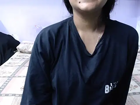 Freya nia online show from September 22, 2025, 2:41 pm