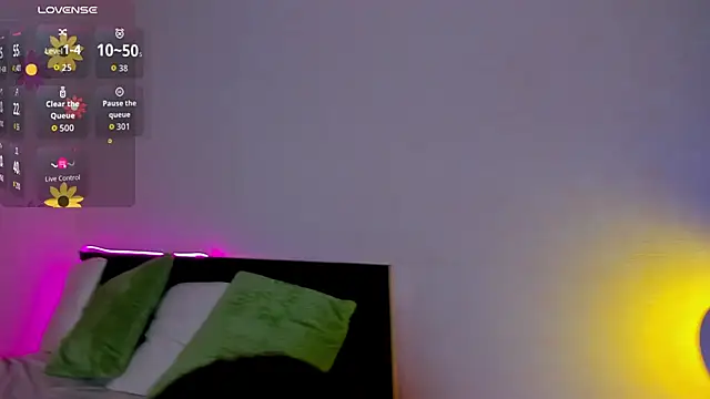 lexxxxxxi online show from December 1, 2025, 6:13 pm