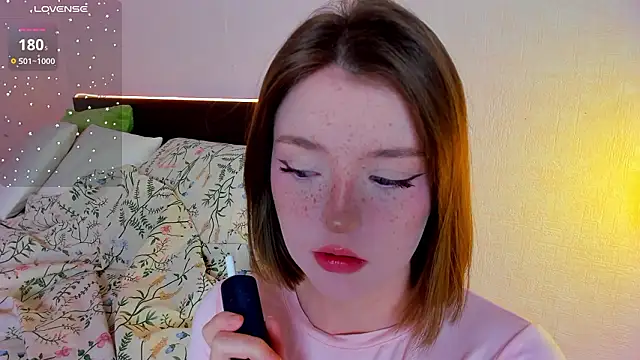 lexxxxxxi online show from February 19, 2026, 6:04 pm