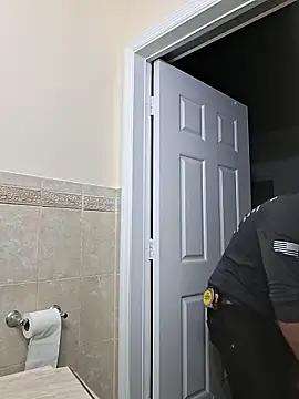 Zander823 online show from April 8, 2026, 2:44 am