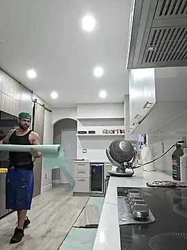 Zander823 online show from April 10, 2026, 11:42 pm