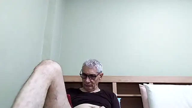 BIGUNCUTHARDCOCK online show from January 19, 2026, 2:59 am