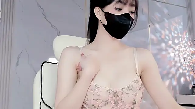 Luli-bae online show from February 7, 2025, 3:23 am