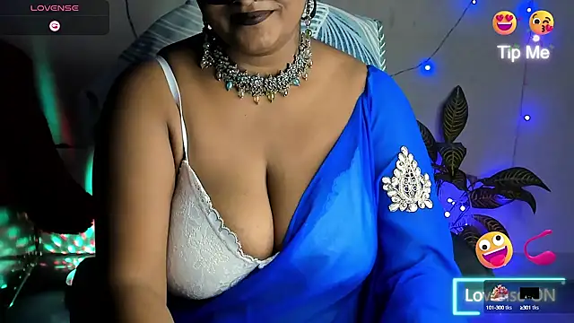Snapshot of Love_Winss chatting on September 30, 2025, 5:18 pm Love Winss online show from September 30, 2025, 5:18 pm