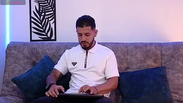 Snapshot of Bruno_Mattos chatting on December 24, 2024, 6:06 pm Bruno Mattos online show from December 24, 2024, 6:06 pm