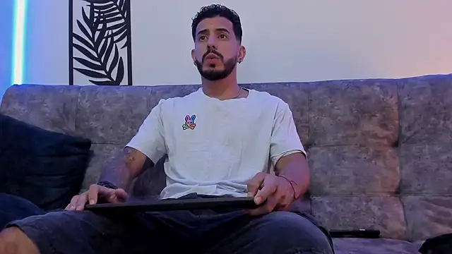 Snapshot of Bruno_Mattos chatting on February 8, 2025, 9:57 pm Bruno Mattos online show from February 8, 2025, 9:57 pm