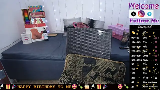 SofiaMadisson online show from February 4, 2025, 1:38 pm