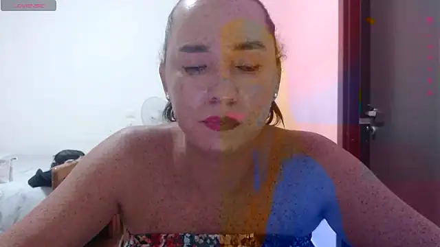 SofiaMadisson online show from September 10, 2025, 6:52 pm
