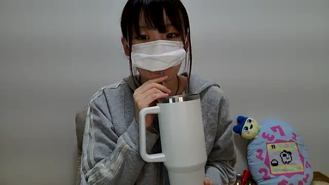 Snapshot of hi---chan- chatting on March 12, 2025, 9:45 pm hi---chan- online show from March 12, 2025, 9:45 pm