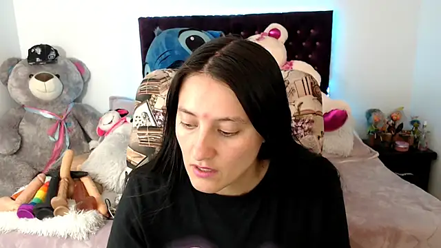 Lorenahot 06 online show from December 5, 2025, 6:37 pm