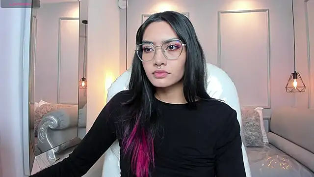 AzuraKindong online show from November 6, 2025, 7:04 pm