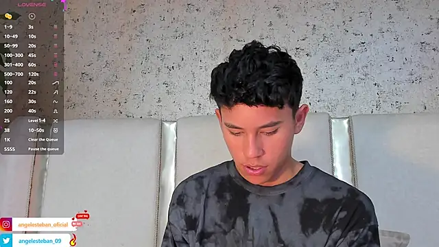 Angel esteban fx online show from February 22, 2025, 7:12 am