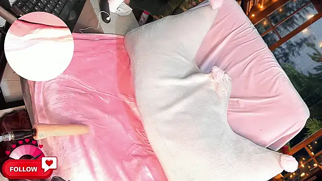 shayna manson  online show from February 26, 2025, 7:31 am