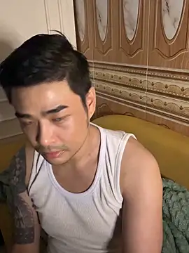 Snapshot of Asianhif chatting on October 18, 2025, 3:35 pm Asianhif online show from October 18, 2025, 3:35 pm