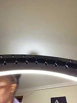 MsWhiteChocolatte online show from March 10, 2025, 3:52 pm