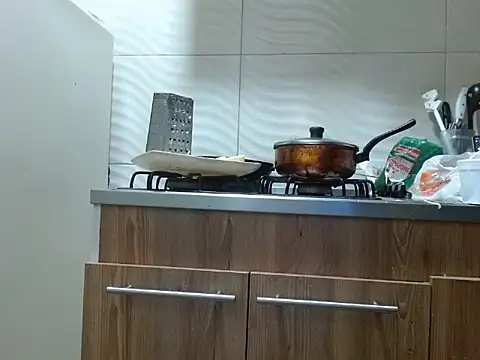 Laura martin  online show from February 7, 2025, 10:40 am