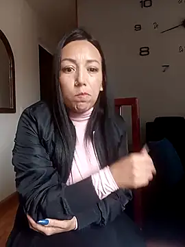 Laura martin  online show from March 7, 2025, 8:44 pm